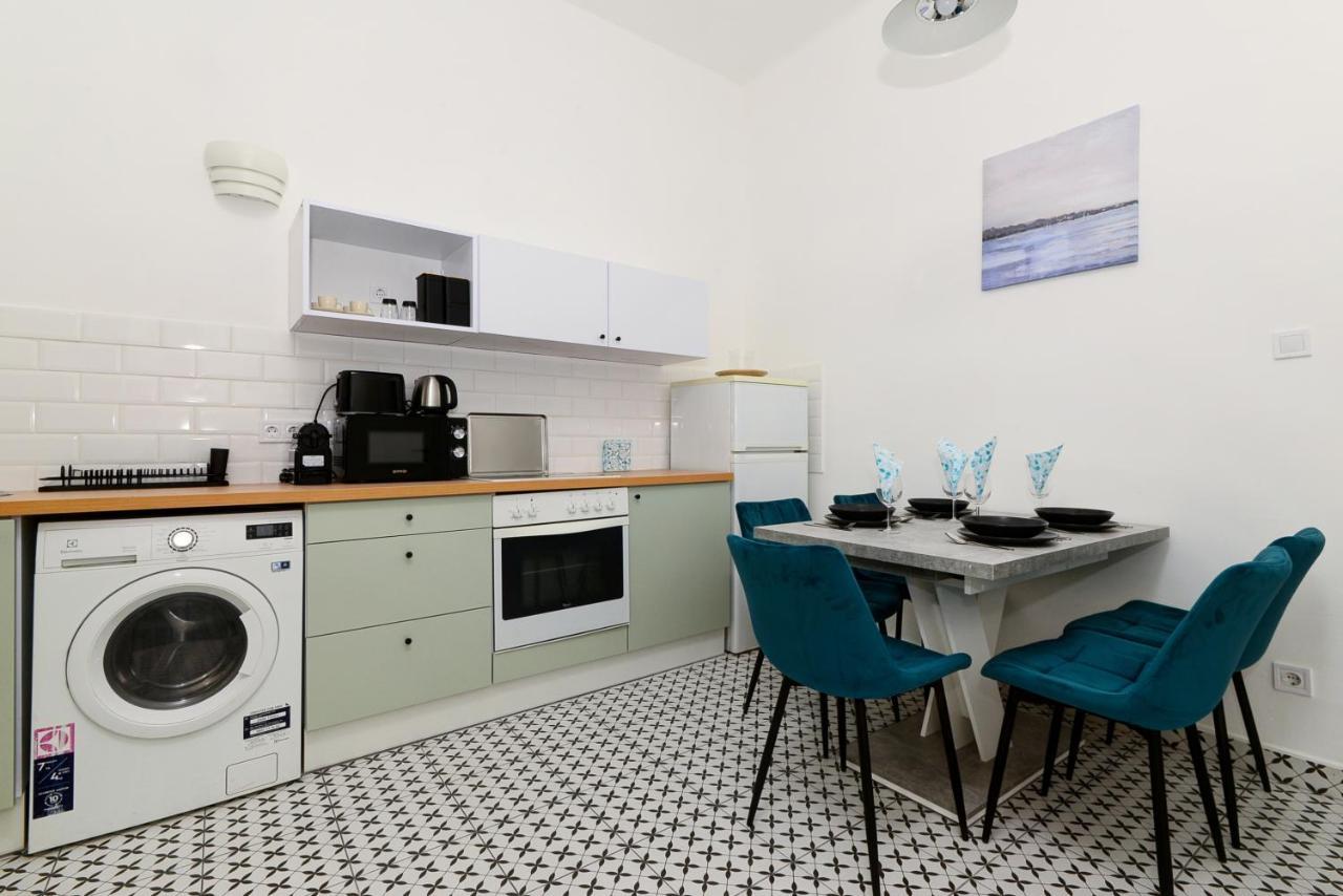 בודפשט Akacfa 7 Two Bedroom Central Apartment מראה חיצוני תמונה
