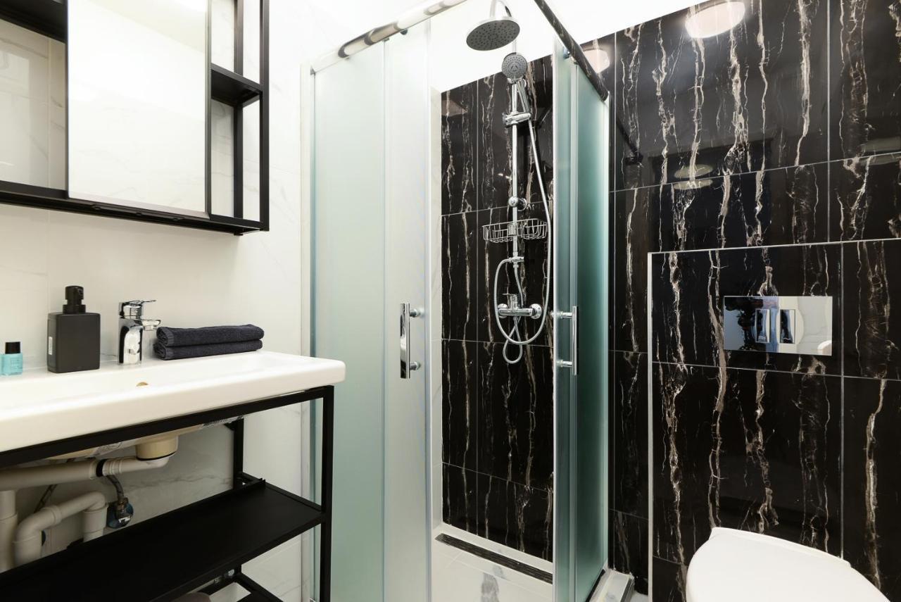 בודפשט Akacfa 7 Two Bedroom Central Apartment מראה חיצוני תמונה