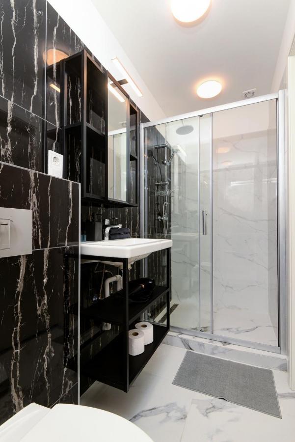 בודפשט Akacfa 7 Two Bedroom Central Apartment מראה חיצוני תמונה