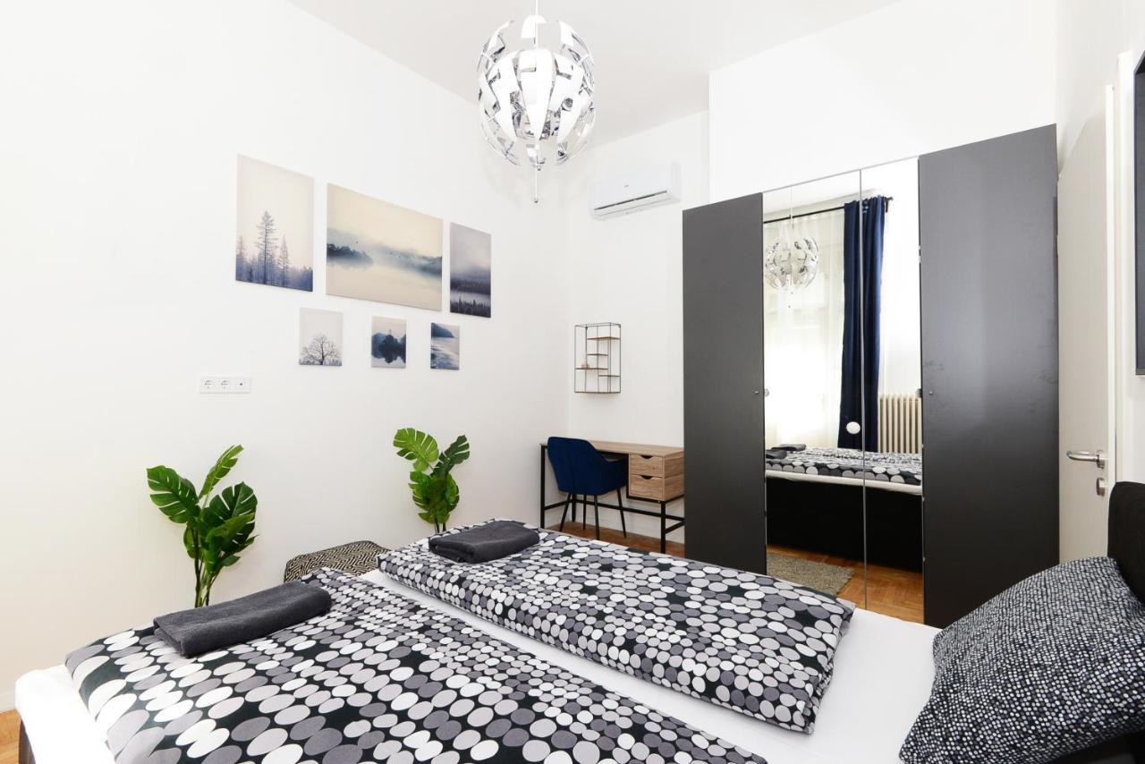 בודפשט Akacfa 7 Two Bedroom Central Apartment מראה חיצוני תמונה