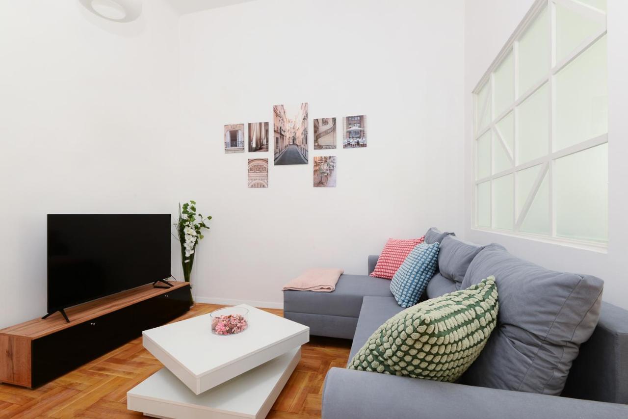 בודפשט Akacfa 7 Two Bedroom Central Apartment מראה חיצוני תמונה