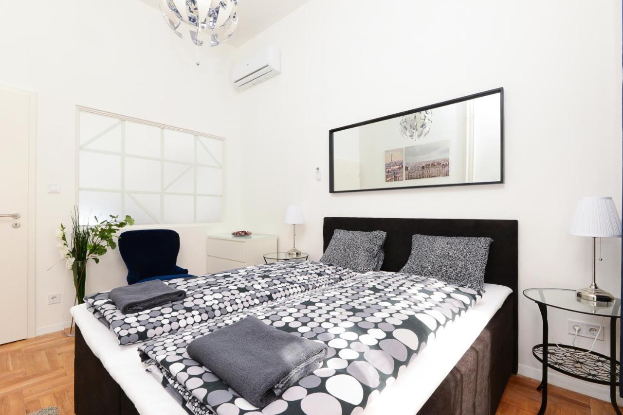 בודפשט Akacfa 7 Two Bedroom Central Apartment מראה חיצוני תמונה