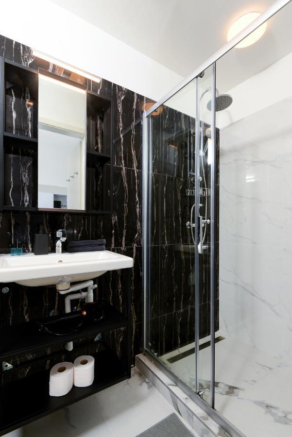 בודפשט Akacfa 7 Two Bedroom Central Apartment מראה חיצוני תמונה